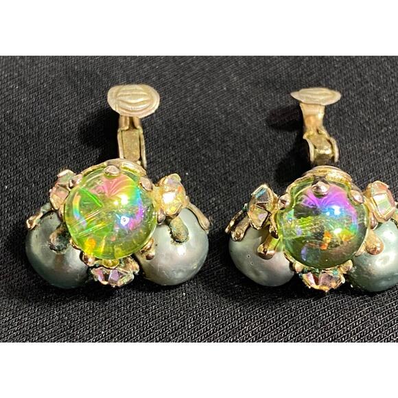 Vintage Iridescent green lucite Glass bead Clip Earrings Rhinestone - Picture 2 of 7